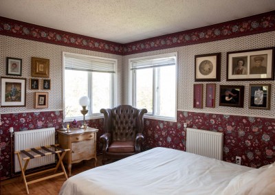 Red Room windows at Hidden-Valley-bed-and-breakfast