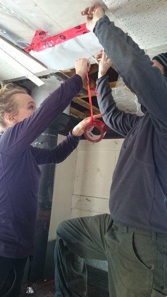 Repairing the ceiling of the remote cabin