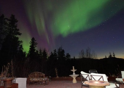 Viewing northern lights at Hidden-Valley-B&B-Aurora-800px