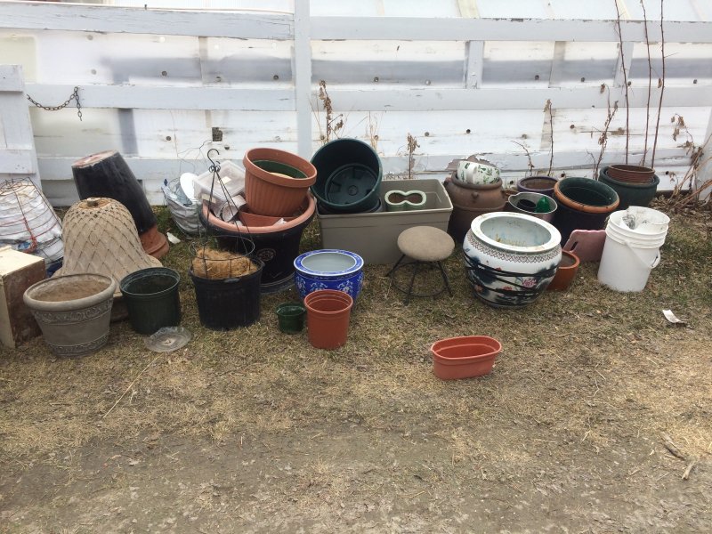 Planter pots ready to be used